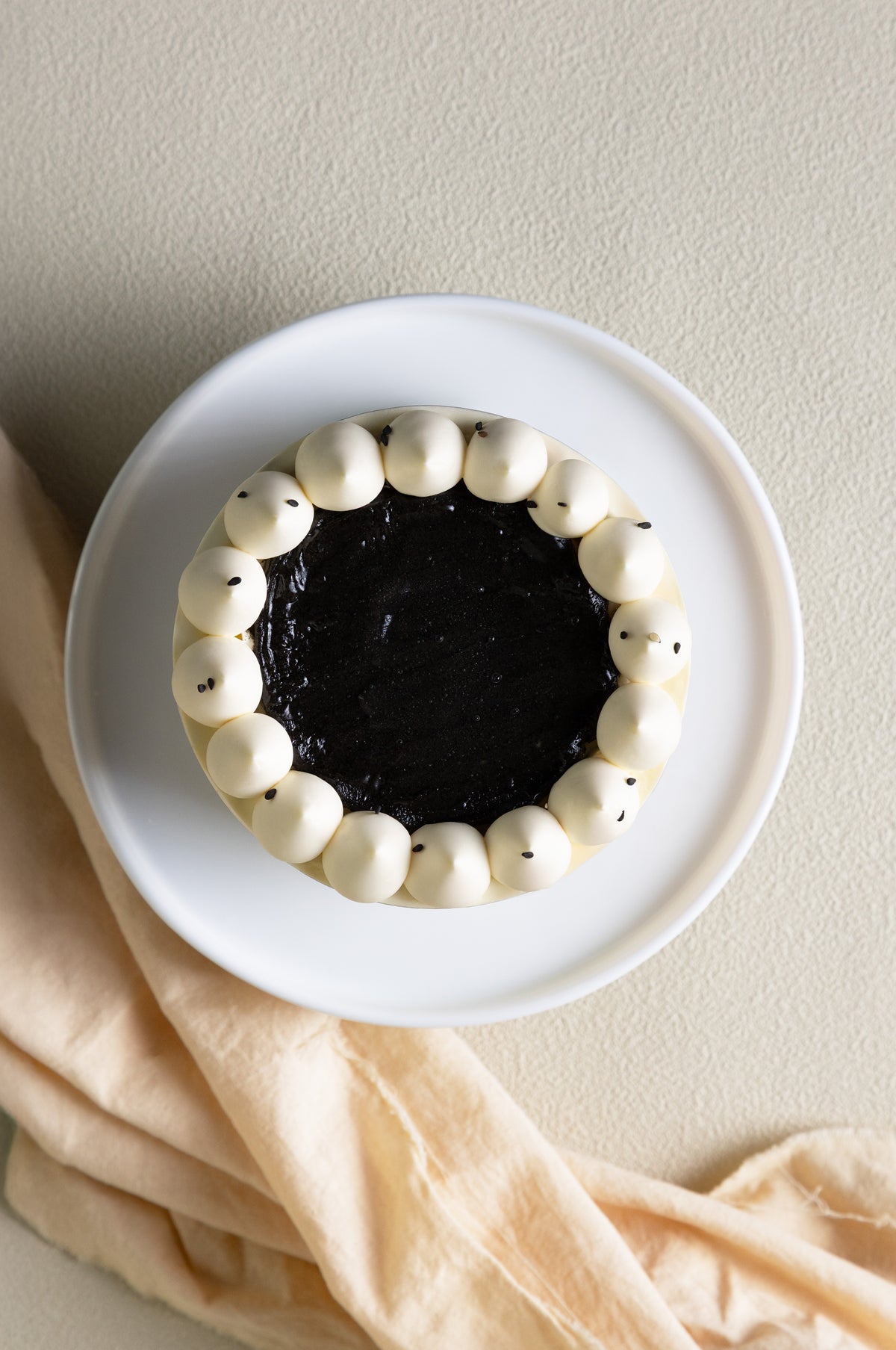 Black Sesame Praline Victoria Naked Cake