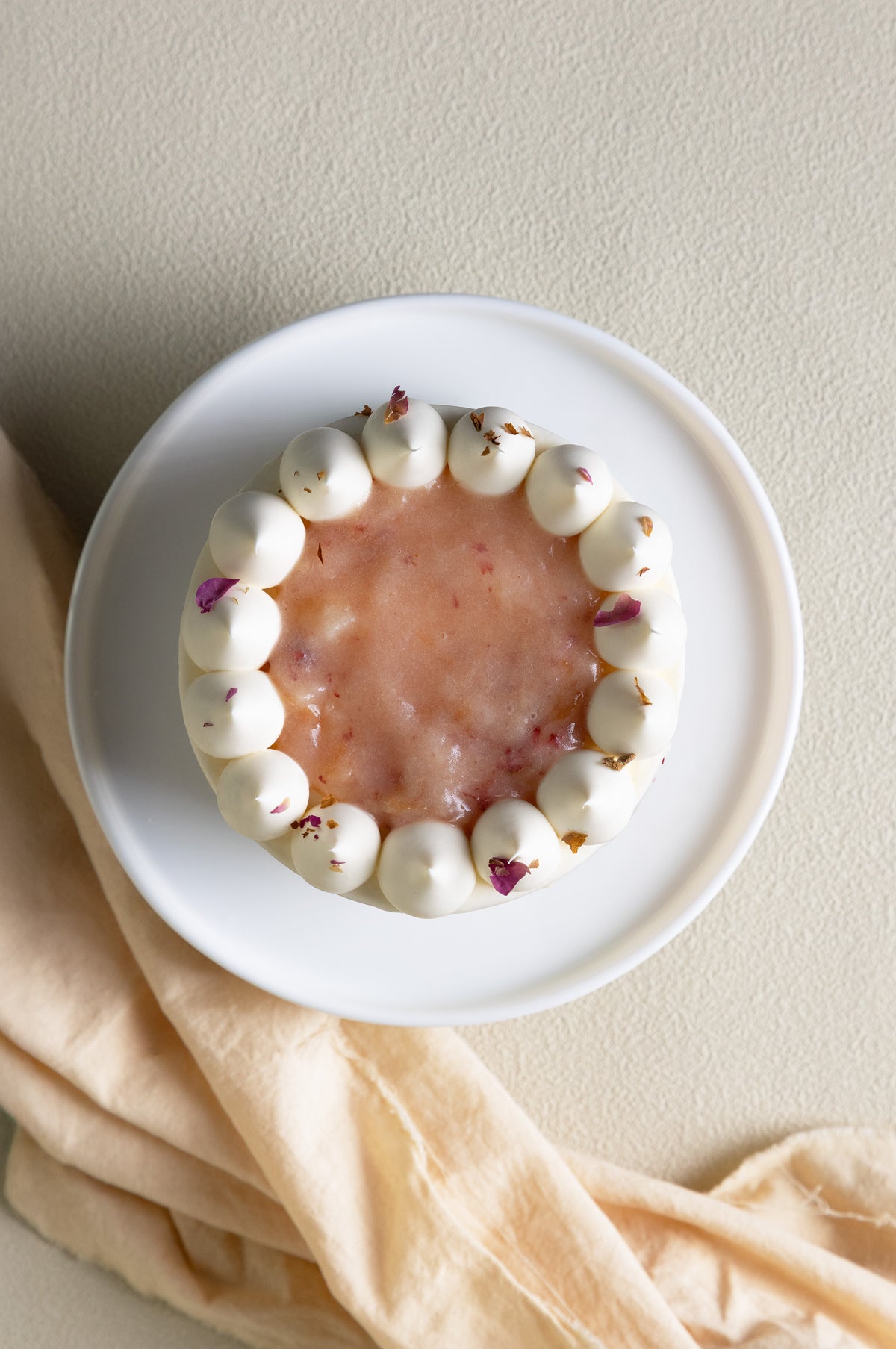 Oolong White Peach Victoria Naked Cake